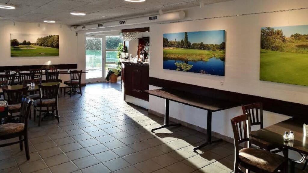 Cafe Hole 19