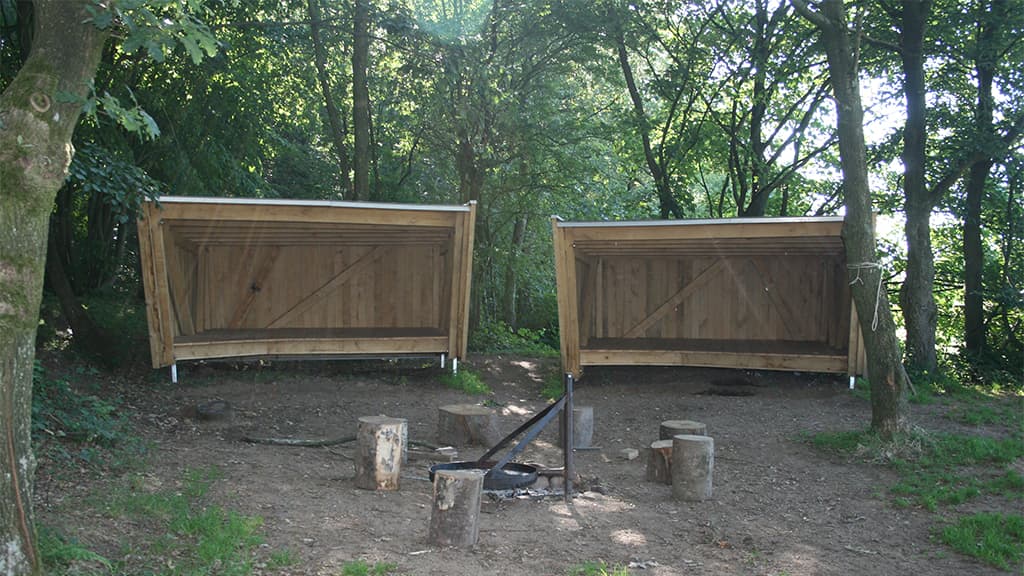 Shelters near Frihedsbroen, Kongeåstien