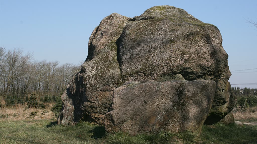The Hamborggård Rock, Bække