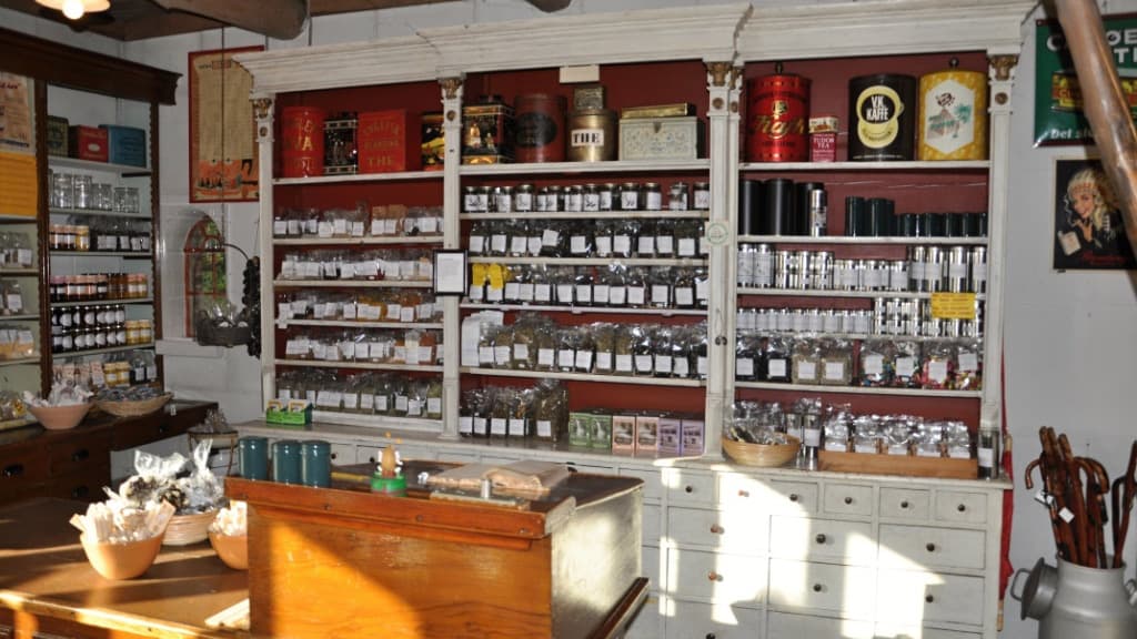 Old grocer’s shop Bindeballe Købmandsgård