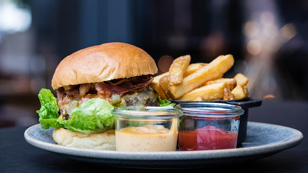 Larsens Sportsbar & Bistro in HimmerLand