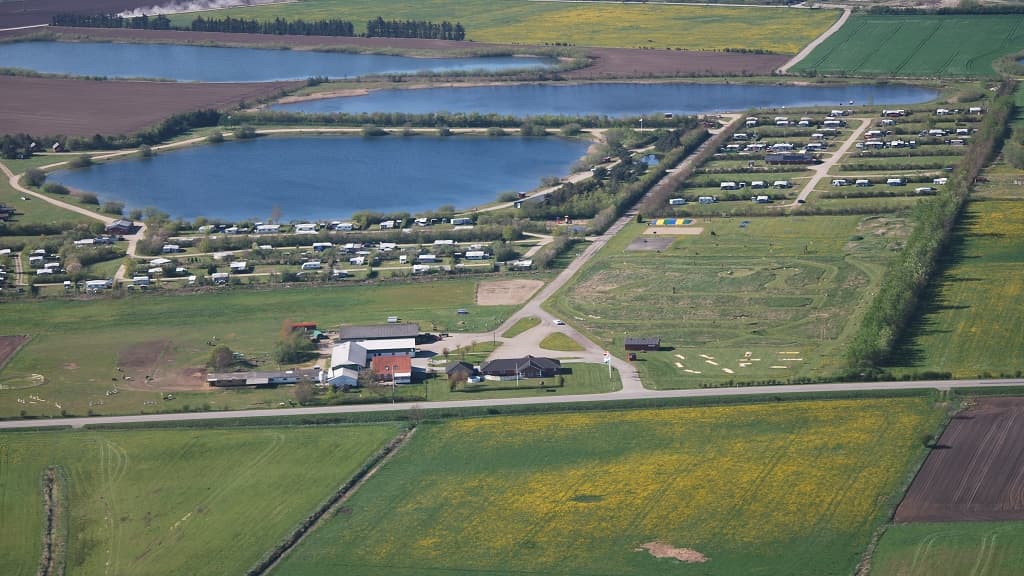 Uge Lystfiskeri Hytter  og Camping