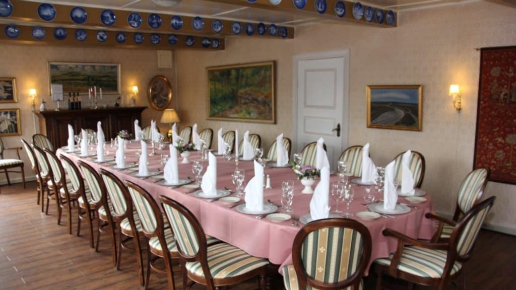 Bov Kro, Hotel